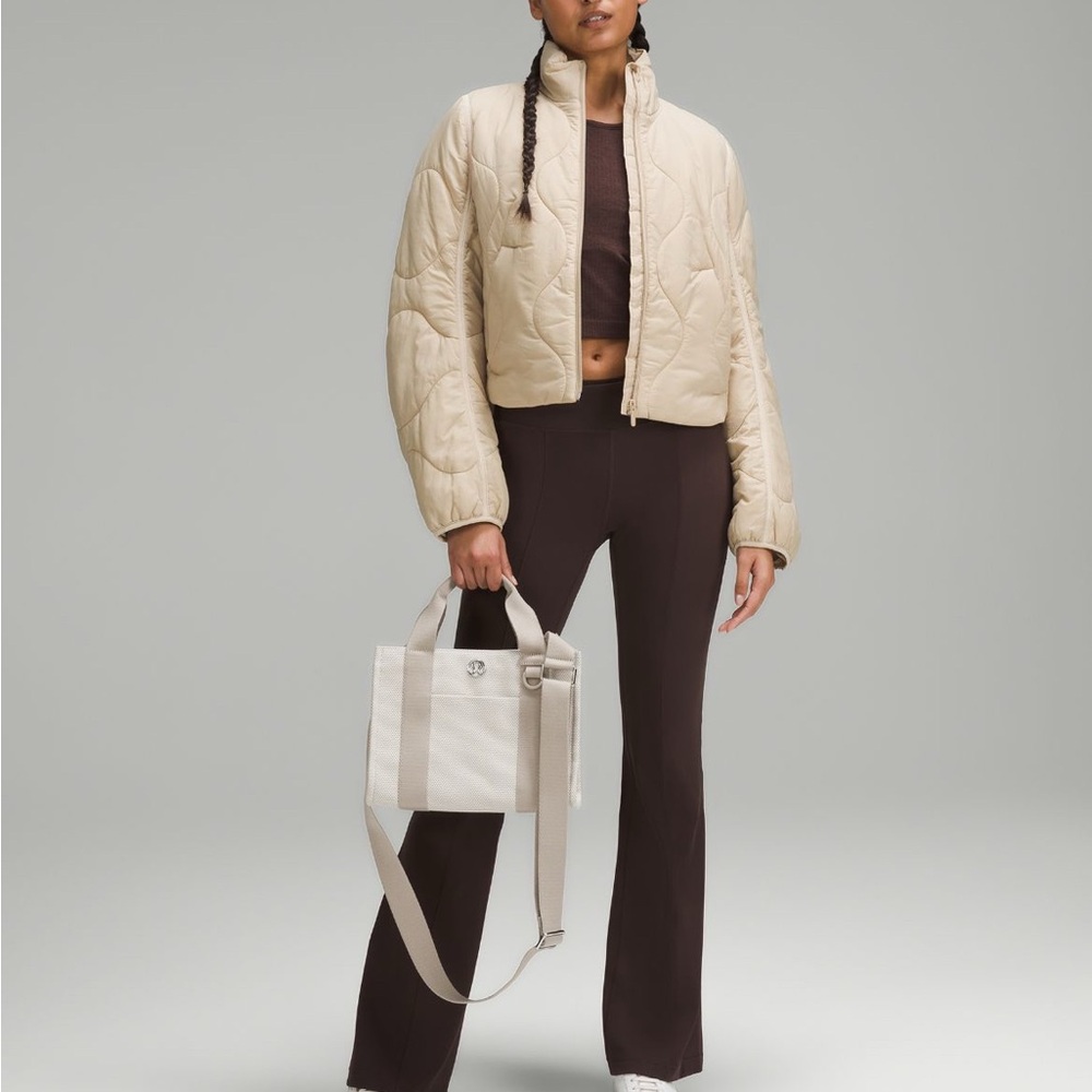 🍋 NWT LULULEMON TWO-TONE CANVAS TOTE BAG 4.5L (Mojave Tan/Light Ivory)